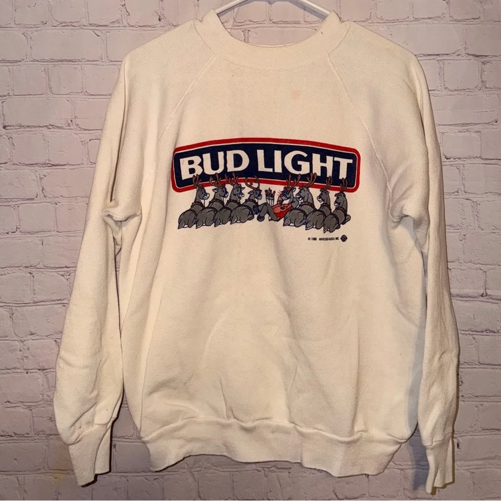 Vintage Budlight Christmas Graphic Sweatshirt Size Large